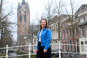 Delft, Zuid-Holland, Nederland - 14 01 2025: Portret van Simone, stagiair bij het CBS.